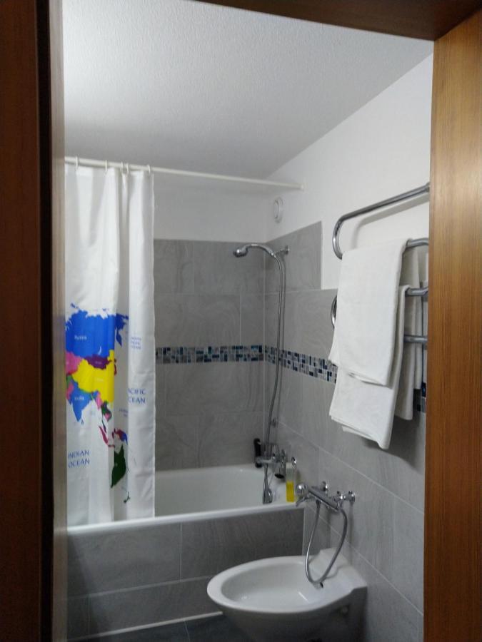 Holiday Accommodation - Swimming Pool Available Davos Ngoại thất bức ảnh